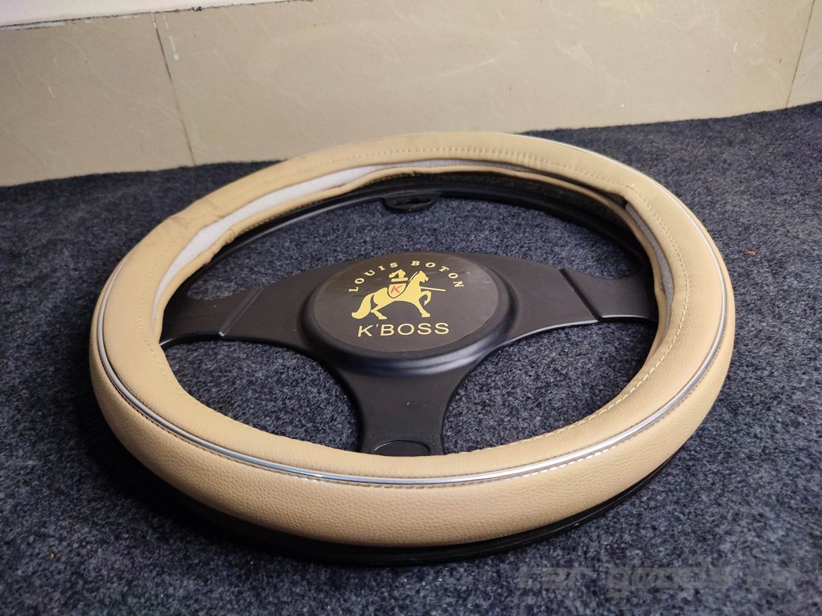 Premium steering wheel cover for cars